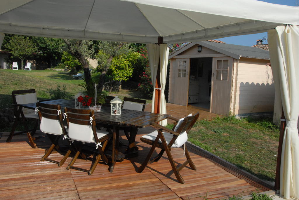 Mas Des Kardouons Bed & Breakfast Tourrettes-sur-Loup Exterior photo