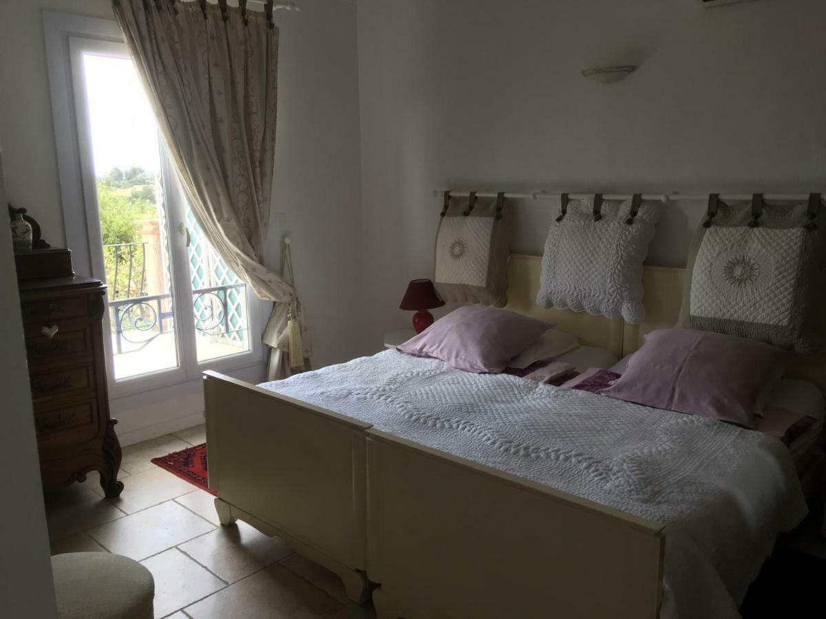Mas Des Kardouons Bed & Breakfast Tourrettes-sur-Loup Exterior photo